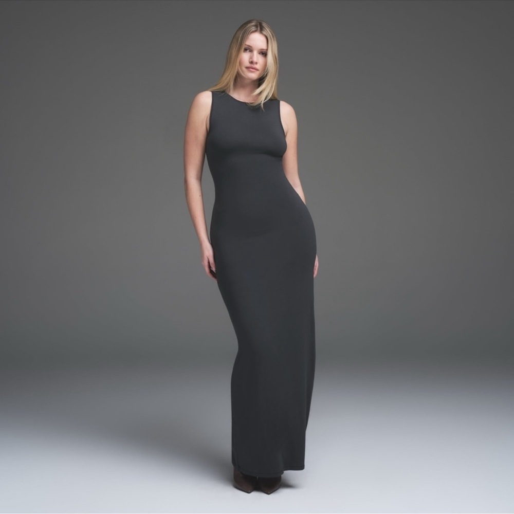 SKIMS Dress in Onyx black color soft long; size Large